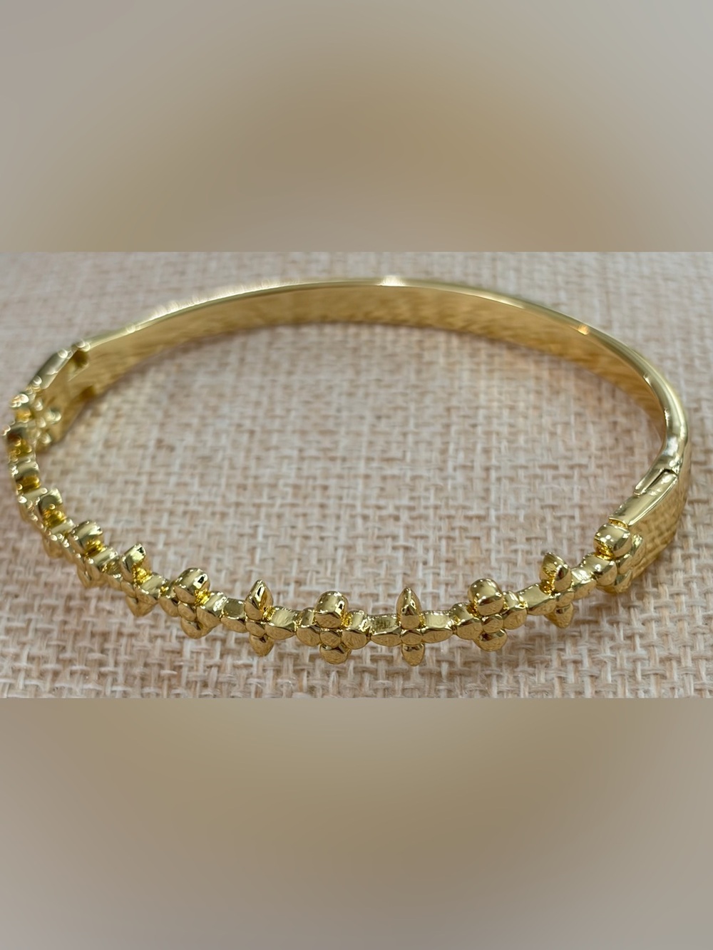 NEW Gold Plated Floral Detail Women's Bangle Bracelet